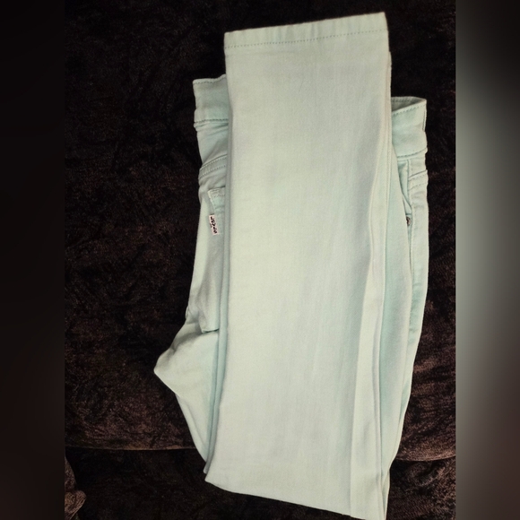 Levi's Women's Skinny Jeans in Light Mint - Picture 7 of 7